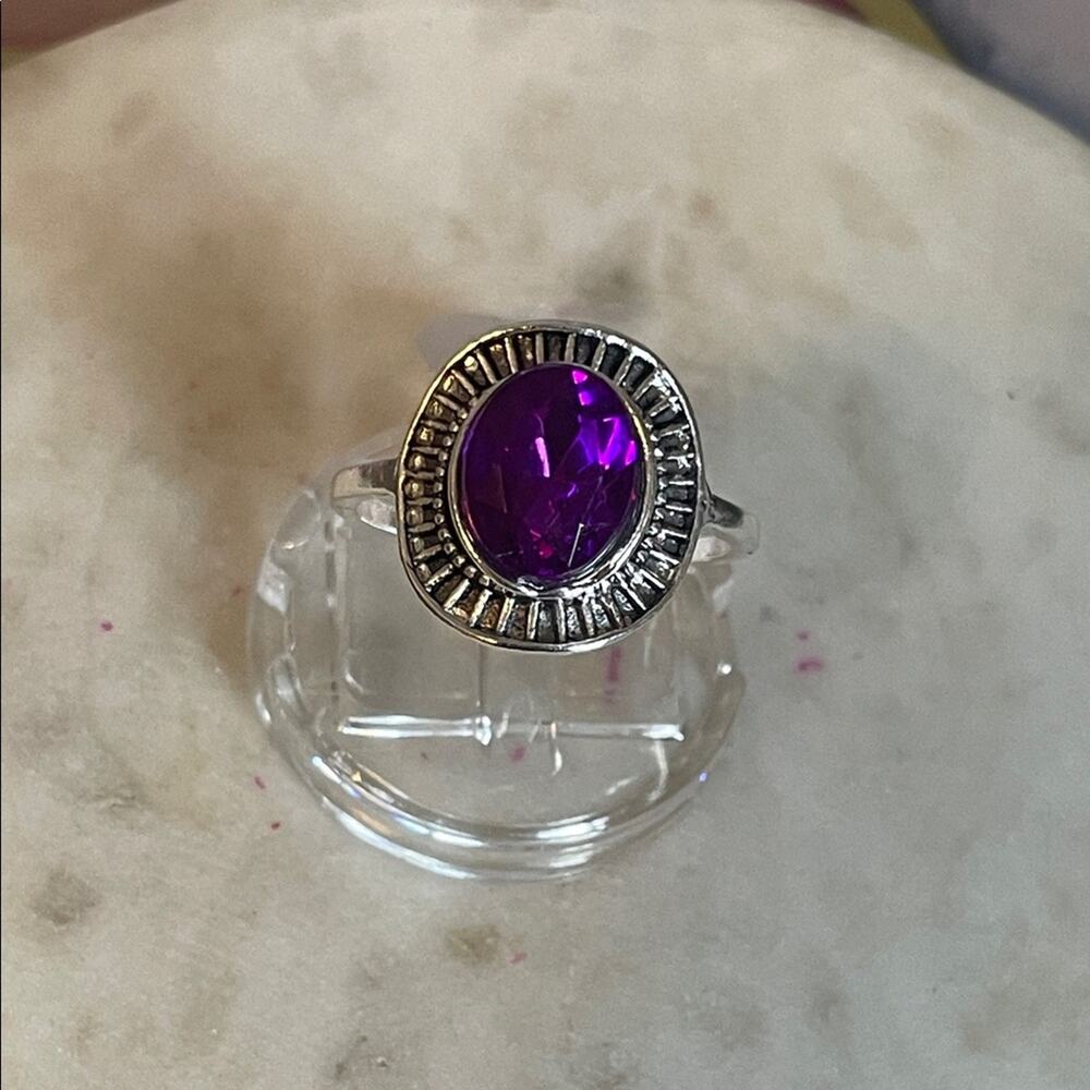 Elegant Silver Ring with Purple Gemstone 8